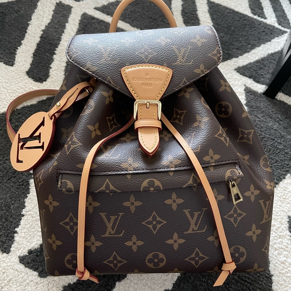 EUC Louis Vuitton Montsouris PM Monogram Canvas/Natural Leather